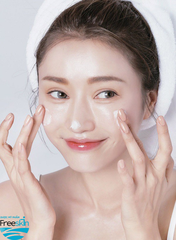 Thoa kem chống nắng đều đặn là cách bảo vệ da tốt nhất